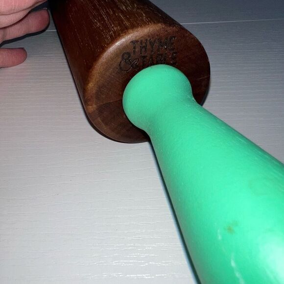 Thyme & Table Wooden Rolling Pin Green Handles Pie Pastry Kitchen Utensils - Picture 4 of 6